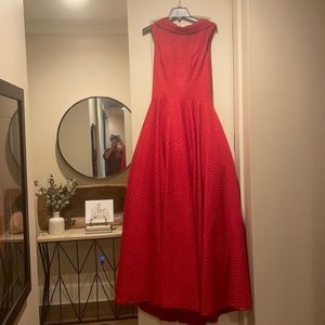 Gorgeous gown! Worn once. Perfect for Prom, Debutante Ball or Homecoming Court.